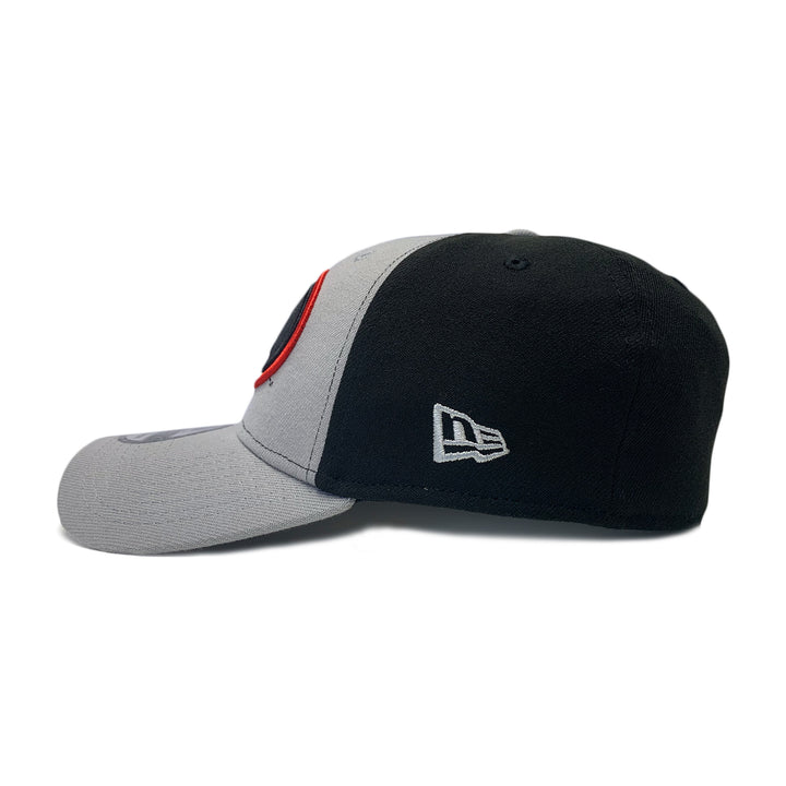 New Era 39THIRTY DC Comics Batman Symbol Gray & Black Fitted Hat