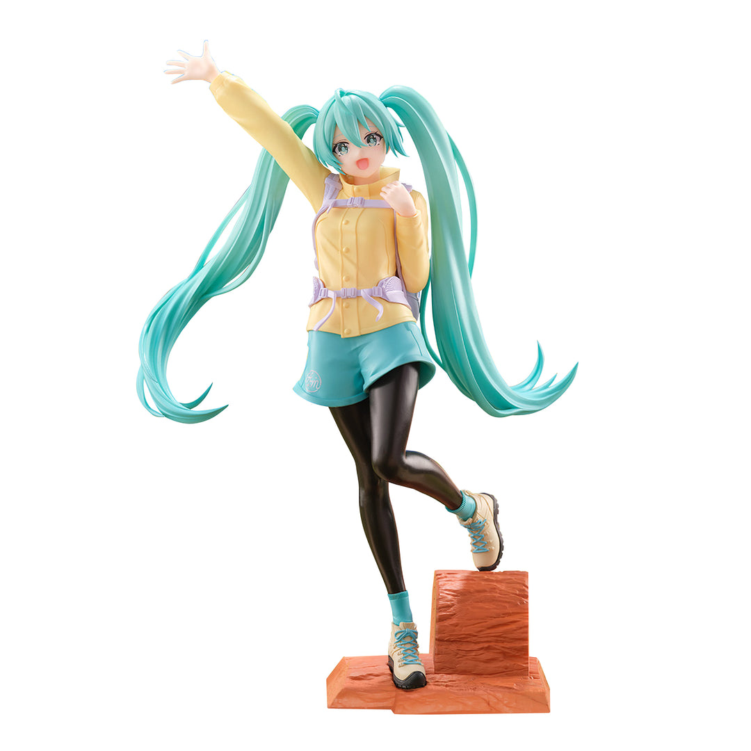 Banpresto - Vocaloid - Hatsune Miku Holiday Memories Moutain Climbing Bandai Spirits Figure