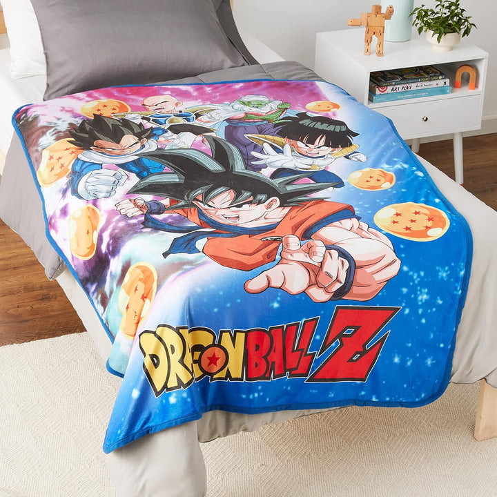 Great Eastern Entertainment - Dragon Ball Z - Group In The Sky Sublimation Throw Blanket