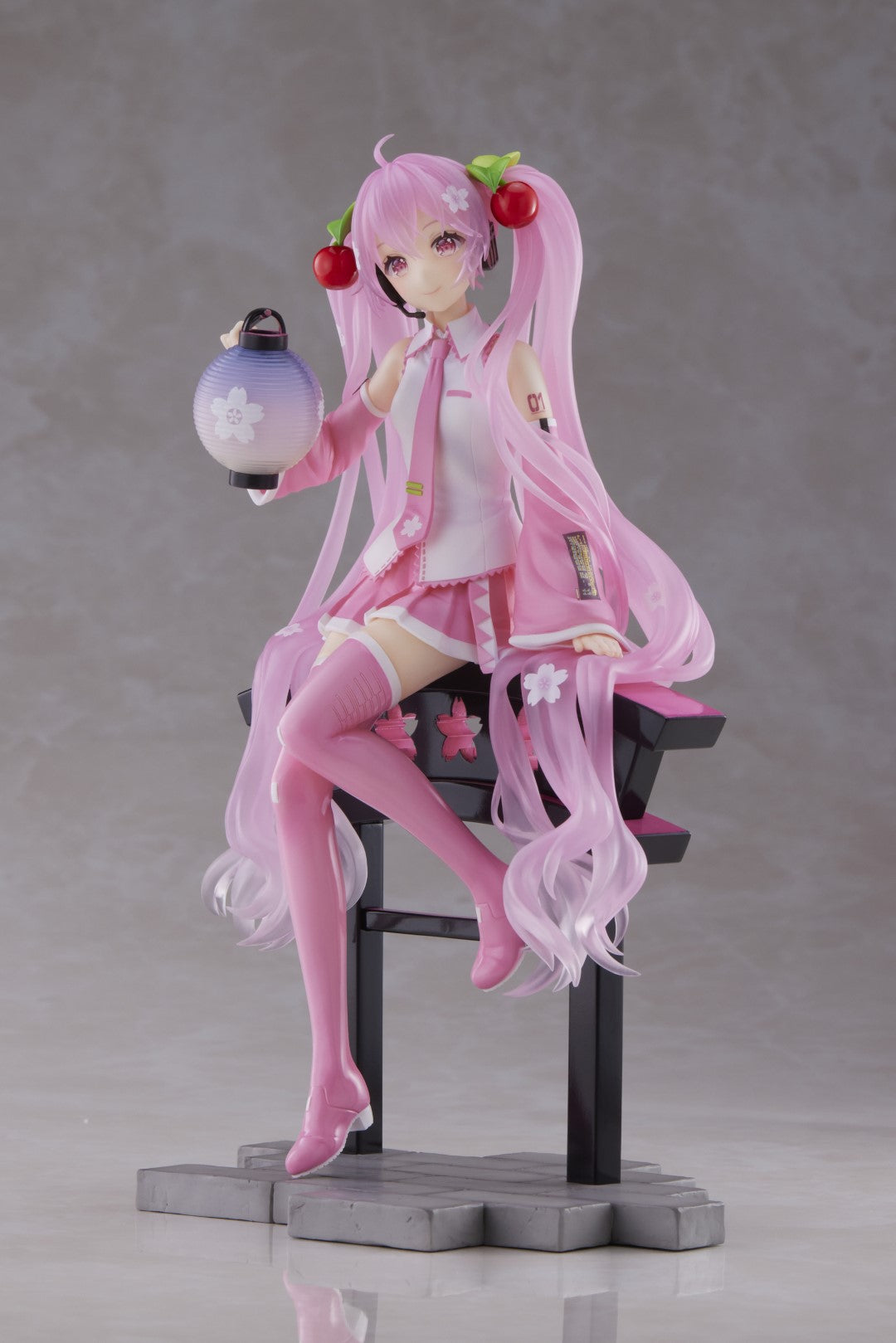 TAITO - Hatsune Miku - Sakura Miku AMP+ Sakura Lantern Ver. Prize Figure