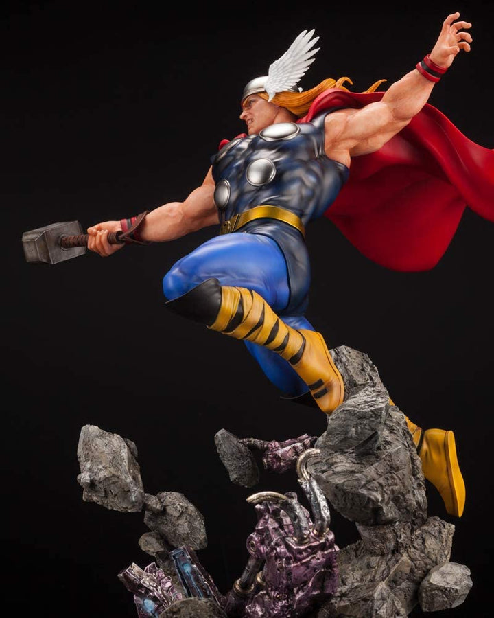 Kotobukiya Marvel Universe Avengers: Thor Fine Art Statue