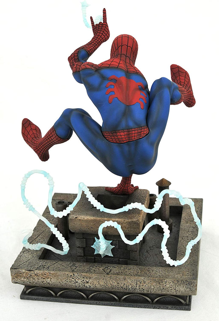 Diamond Select Toys Marvel Gallery: Spider-Man '90S Version PVC Figure