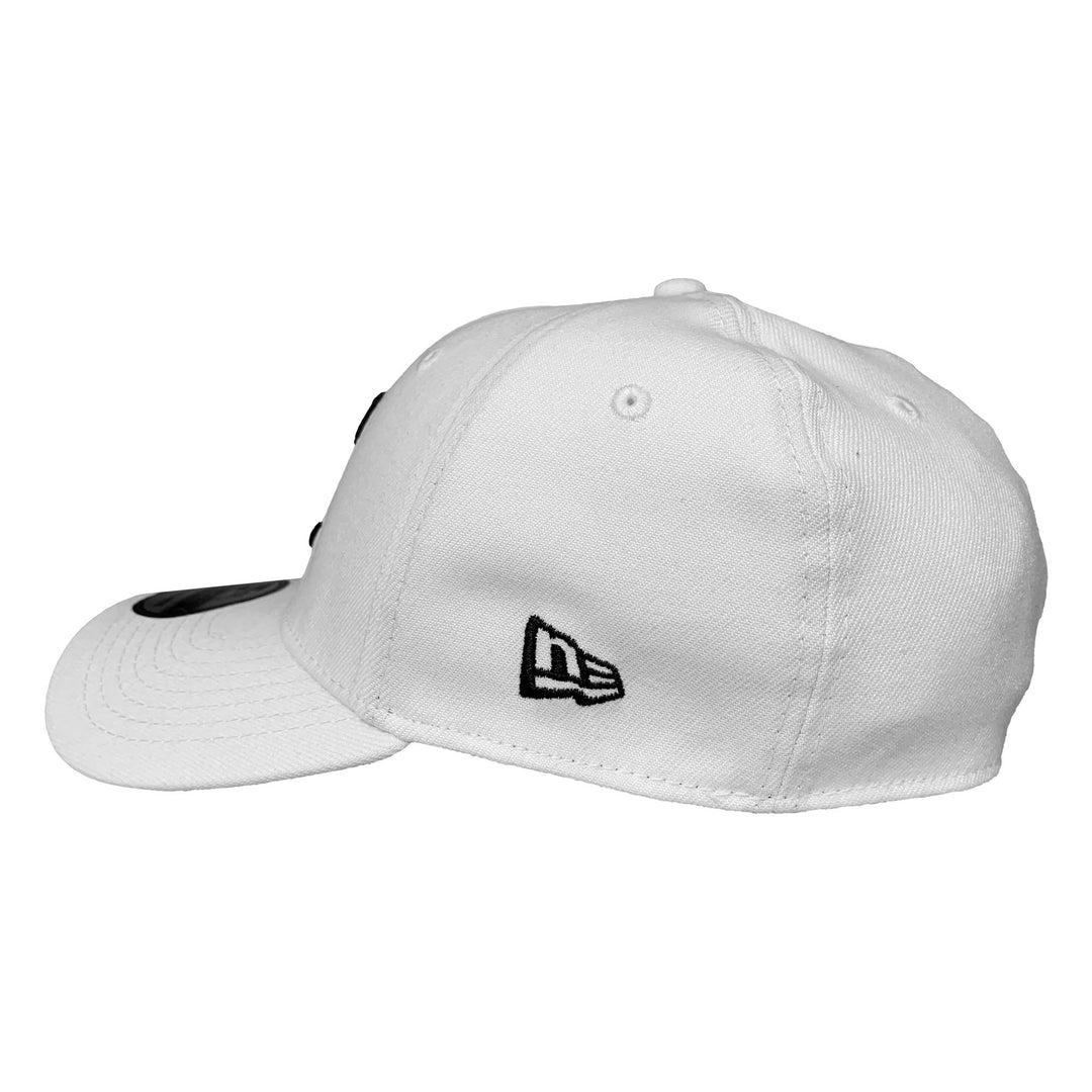 New Era Marvel Moon Knight Symbol White Color Block 39Thirty Fitted Hat Cap Large/X-Large